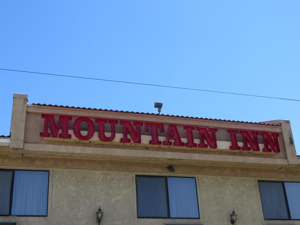 Mountain Inn Онтарио Екстериор снимка