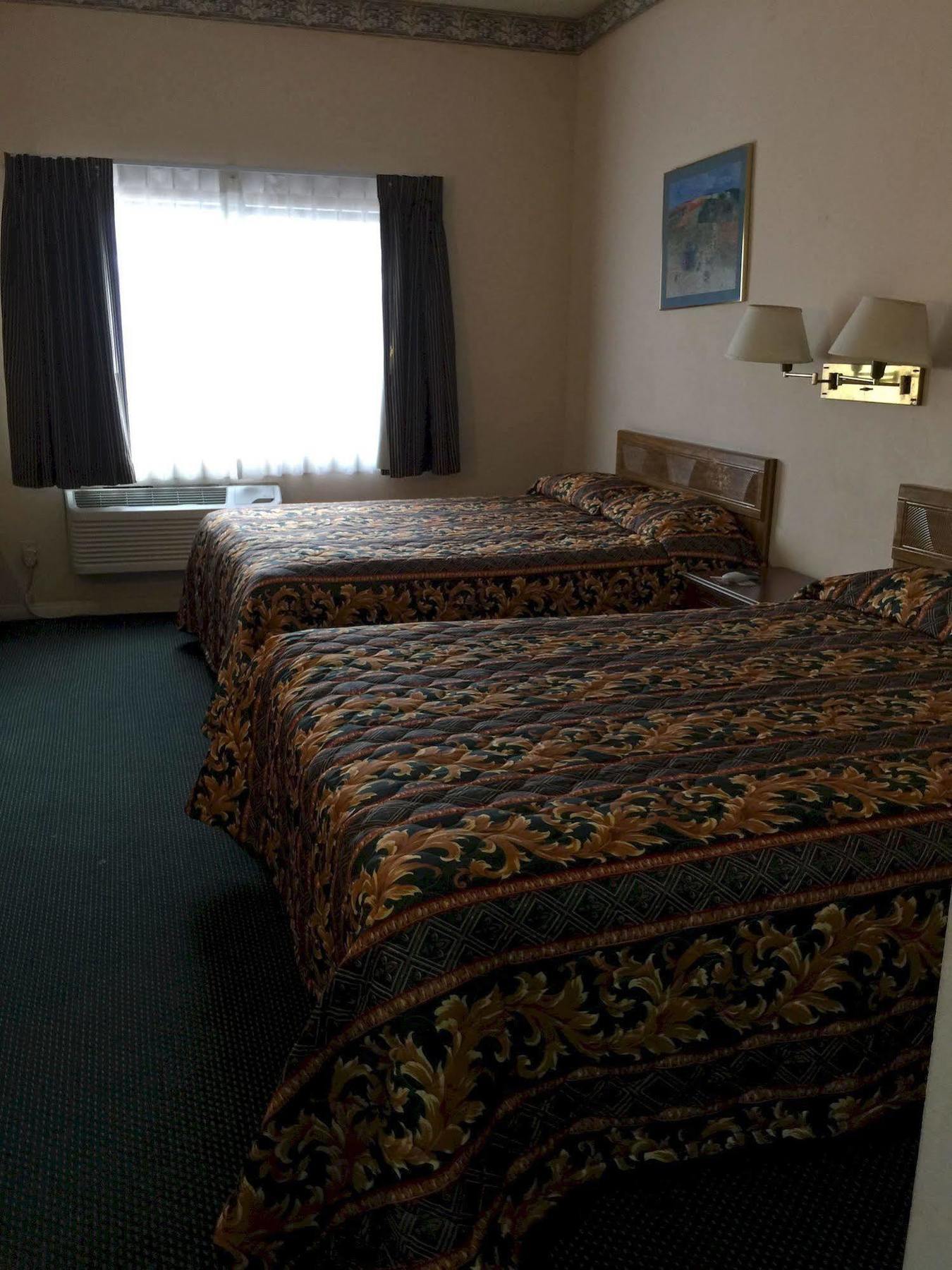 Mountain Inn Онтарио Екстериор снимка