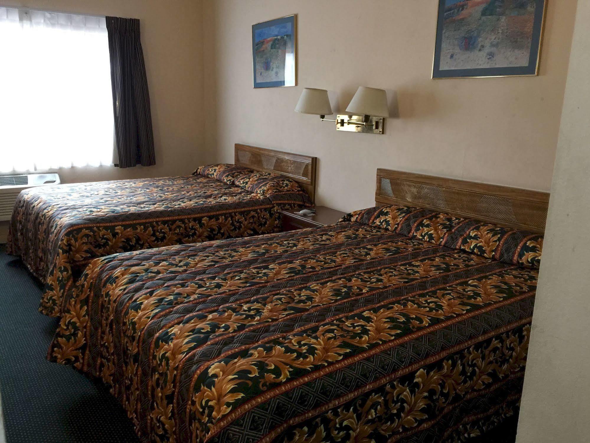 Mountain Inn Онтарио Екстериор снимка